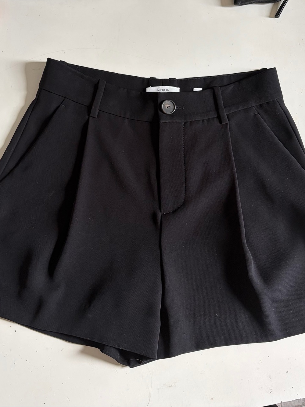 NWT VINCE Tailored Women’s Shorts - Size 4